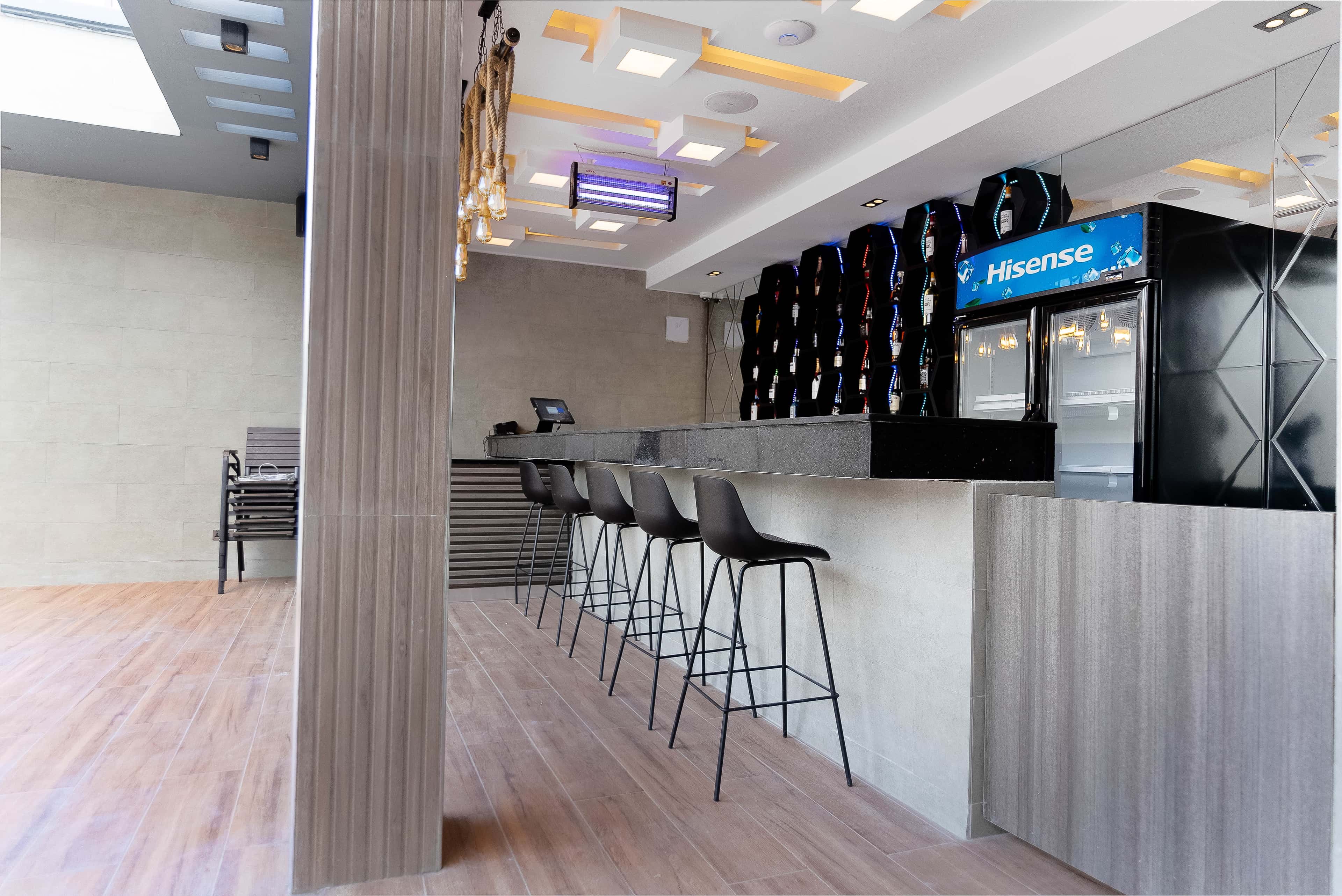 Bar 1